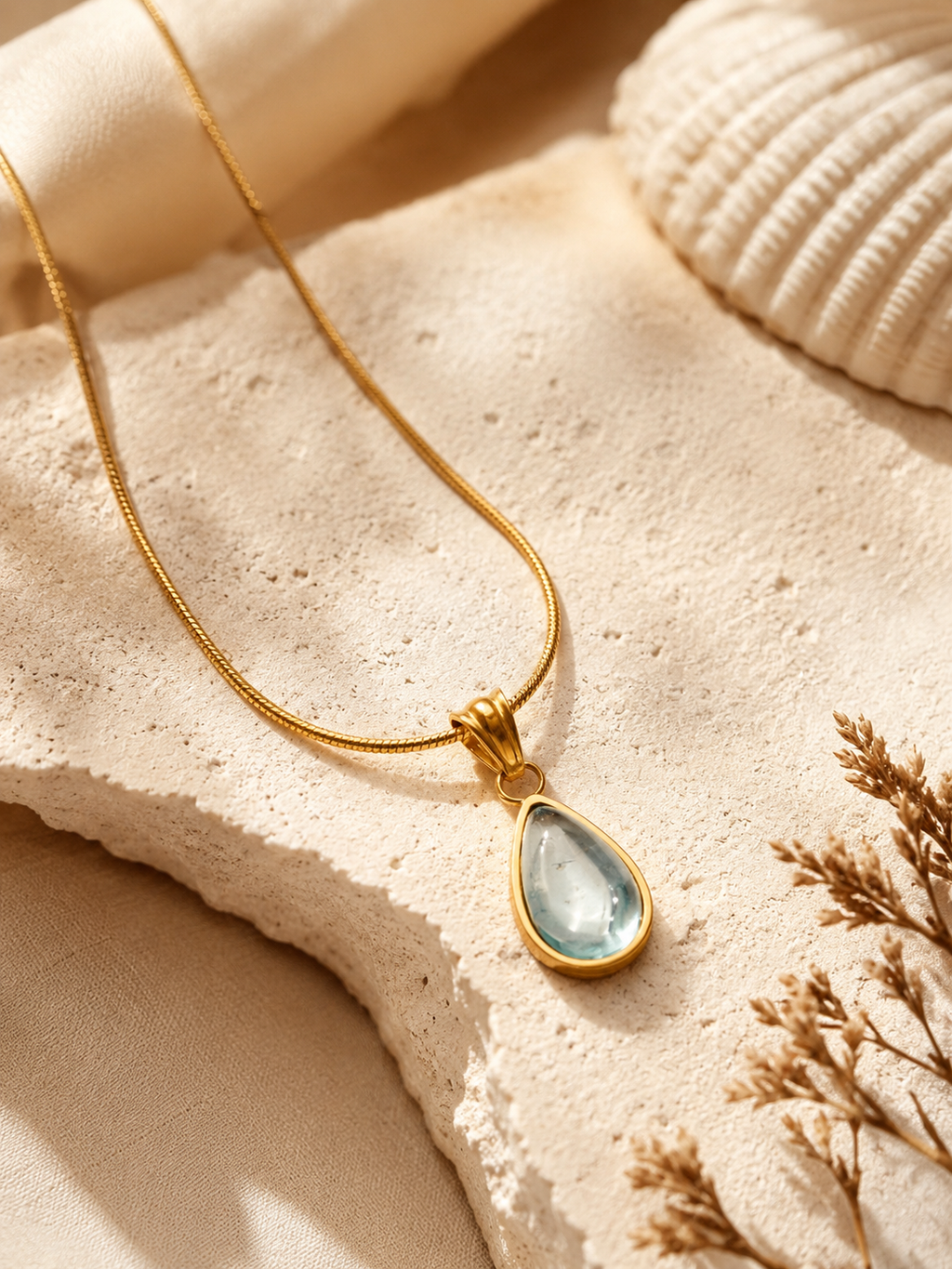Collier Mahana